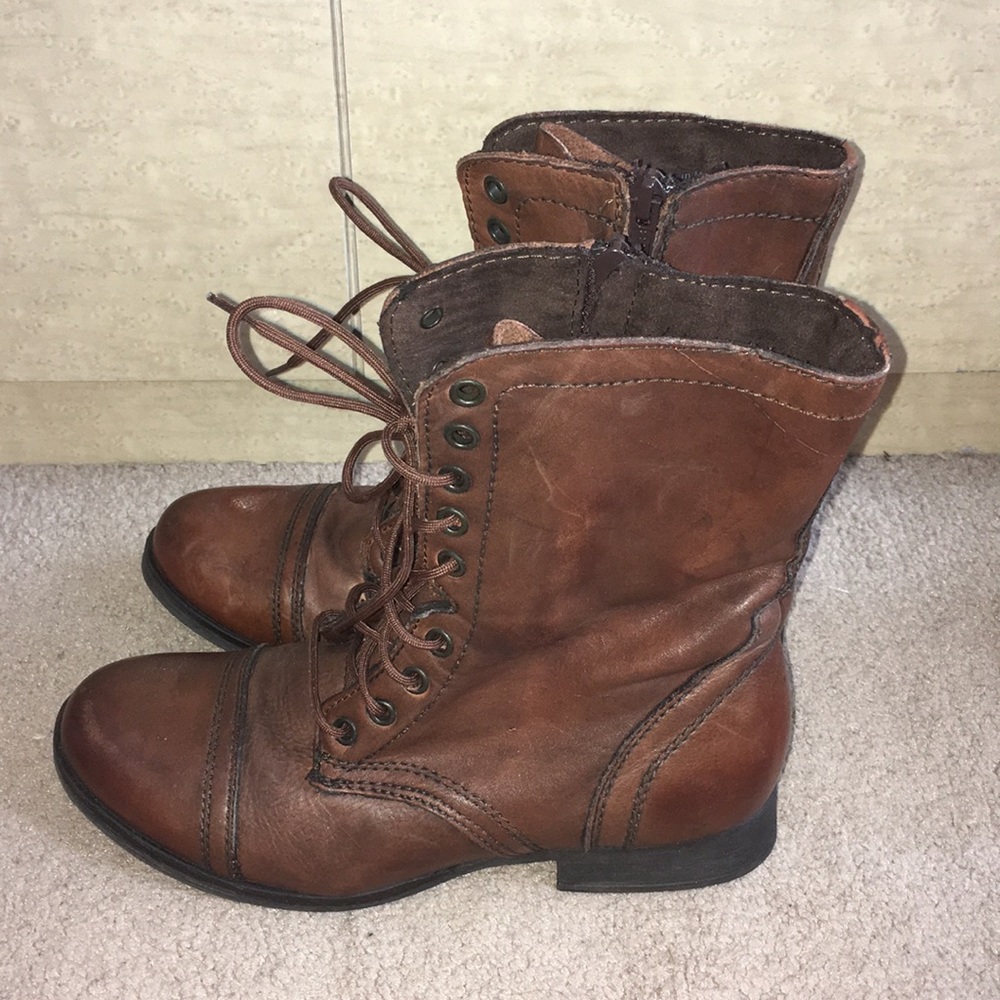 Combat boots
